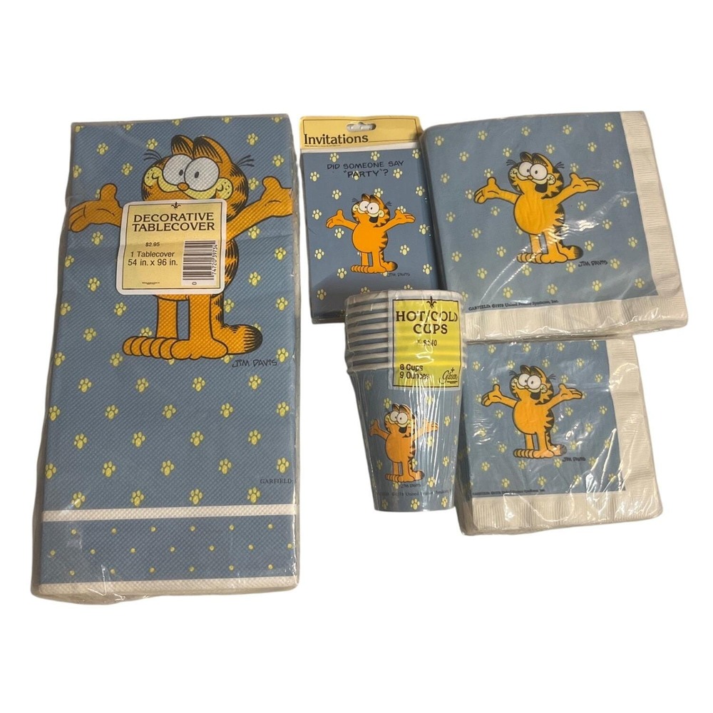 Vintage Garfield Party Supply Set of 7 Tablecloth Napkins 
Cups Invitations NWT